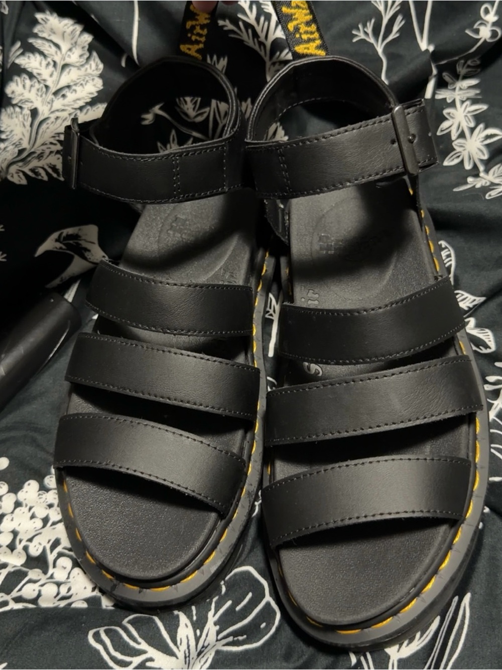 Women’s dr marten blaire